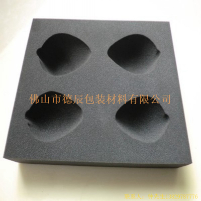 海綿內(nèi)托對(duì)各行各業(yè)產(chǎn)品起到絕緣、密封、防震、防塵、填充、隔音、固定，能夠保護(hù)包裝產(chǎn)品在運(yùn)輸過程中安然無恙，起到保護(hù)產(chǎn)品的一個(gè)作用，同時(shí)可以美化產(chǎn)品，提升產(chǎn)品檔次。