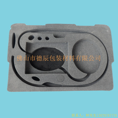 海綿內(nèi)托對(duì)各行各業(yè)產(chǎn)品起到絕緣、密封、防震、防塵、填充、隔音、固定，能夠保護(hù)包裝產(chǎn)品在運(yùn)輸過程中安然無恙，起到保護(hù)產(chǎn)品的一個(gè)作用，同時(shí)可以美化產(chǎn)品，提升產(chǎn)品檔次。