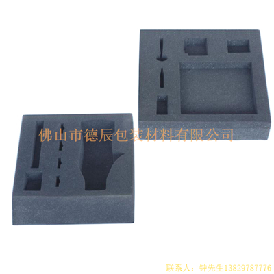 海綿內(nèi)托對(duì)各行各業(yè)產(chǎn)品起到絕緣、密封、防震、防塵、填充、隔音、固定，能夠保護(hù)包裝產(chǎn)品在運(yùn)輸過程中安然無恙，起到保護(hù)產(chǎn)品的一個(gè)作用，同時(shí)可以美化產(chǎn)品，提升產(chǎn)品檔次。