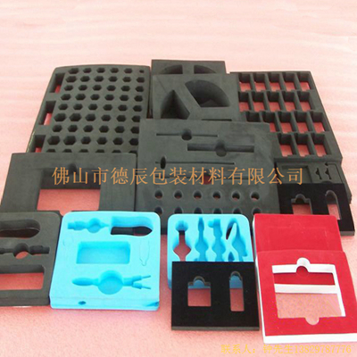 海綿包裝內(nèi)托是一種全新的包裝內(nèi)襯材料，其產(chǎn)品性能對(duì)比過去的紙質(zhì)內(nèi)襯。他的防潮性更好、減震性更強(qiáng)。產(chǎn)品本身也屬于環(huán)保材料擁有生物降解的特性，不會(huì)對(duì)地球環(huán)境造成二次損傷。目前在發(fā)達(dá)國家很多產(chǎn)品已從過去的紙質(zhì)內(nèi)襯向海綿包裝內(nèi)襯邁進(jìn)。